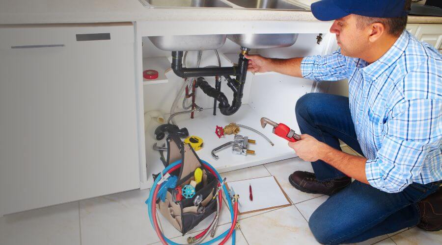 Expert burst pipe repair services in Petaca, NM